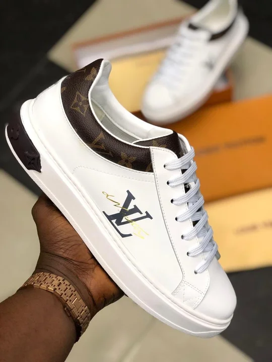 *🔥Premium Article🔥*

*PRODUCT NAME*: Louis Vuitton LV White Brown Silver Logo

*QUALITY*:- Master  uploaded by Wholesale shope on 2/5/2024