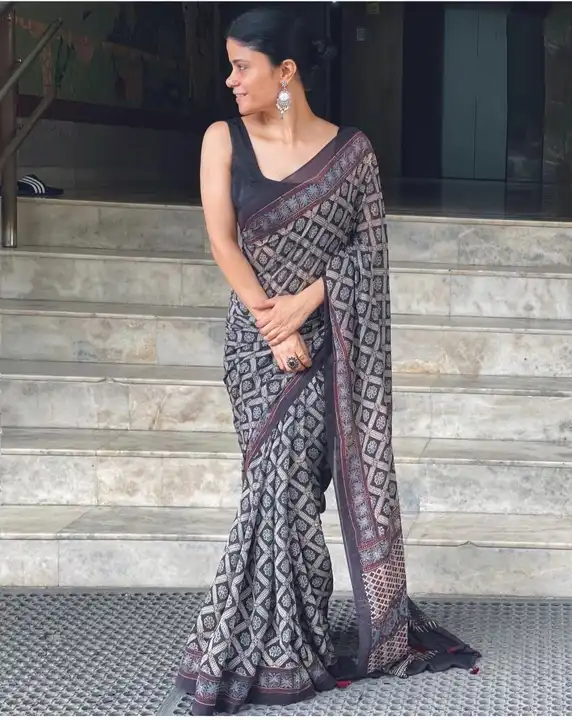 Vk4101 uploaded by Kesari Nandan Fashion saree and dress material on 2/9/2024