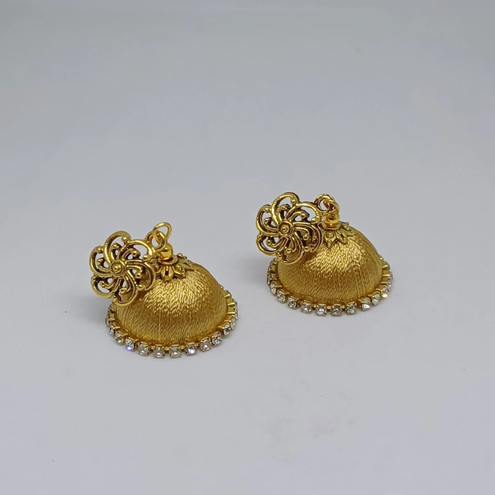 Post image STATUS : SOLD( Canbe redone)
WEIGHT : 4g/ piece 7g /pair

SISISTJ0210

Handmade earring 
Colours and designs or modifications available as per your choice. (Customization on request)

DM for orders and queries

#silkthread #jhumka #diy #earrings