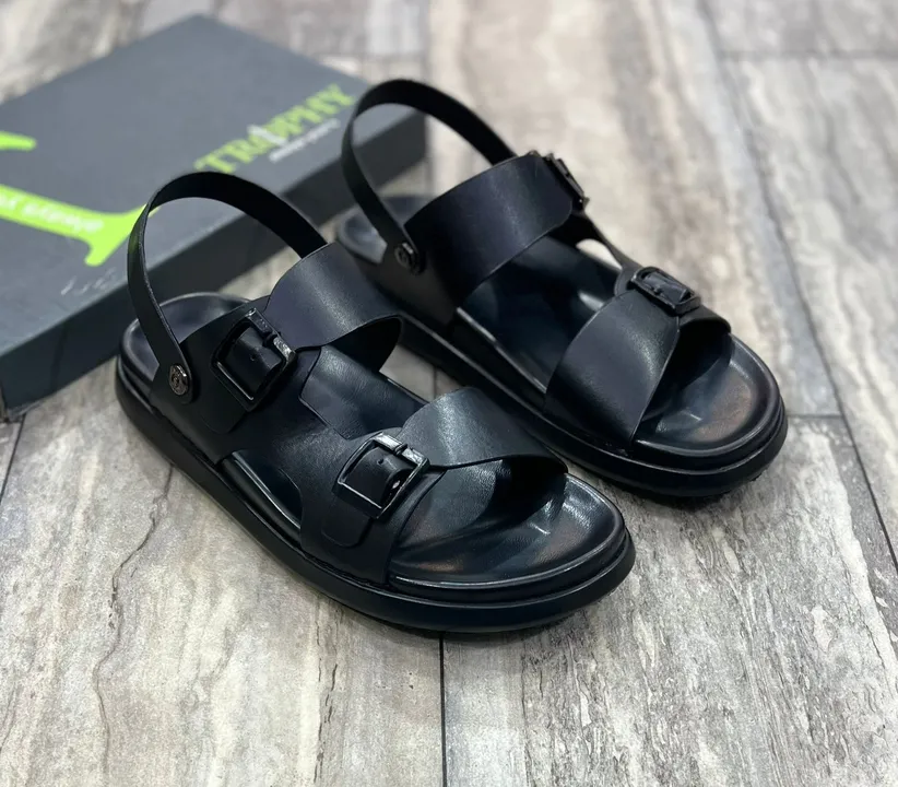 Product name:*Men's premium Sandals 🔥*

Size:*06,07,08,09,10*
 uploaded by Wholesale shope on 2/14/2024