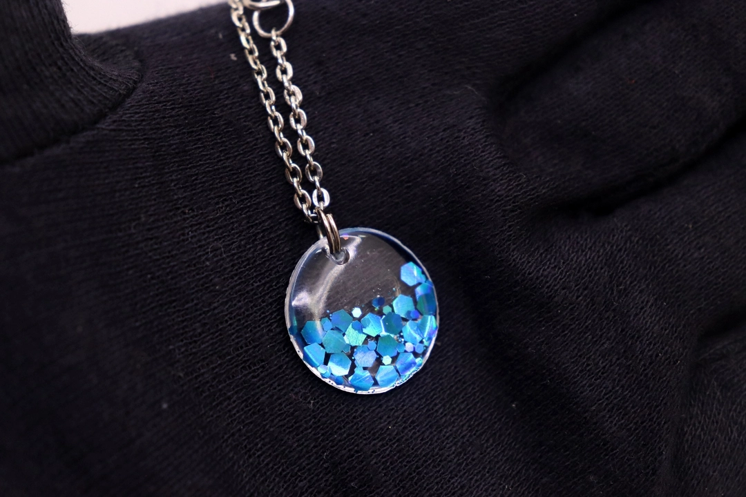Resin Pendant  uploaded by business on 2/21/2024