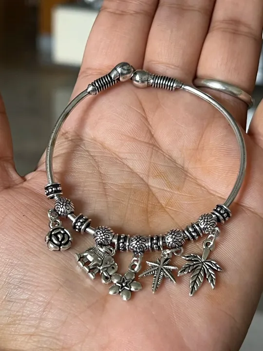 silver bracelet  uploaded by Vikshastylinghub  on 2/22/2024