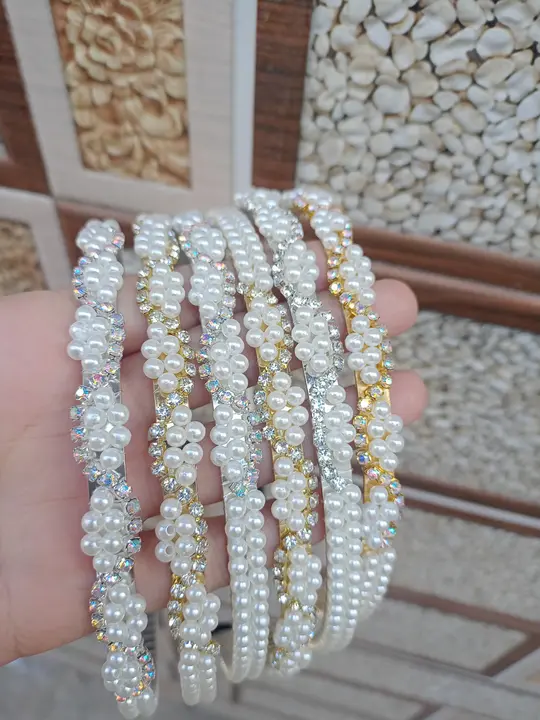 Korean heavy quality pearl hairbands  uploaded by business on 2/24/2024
