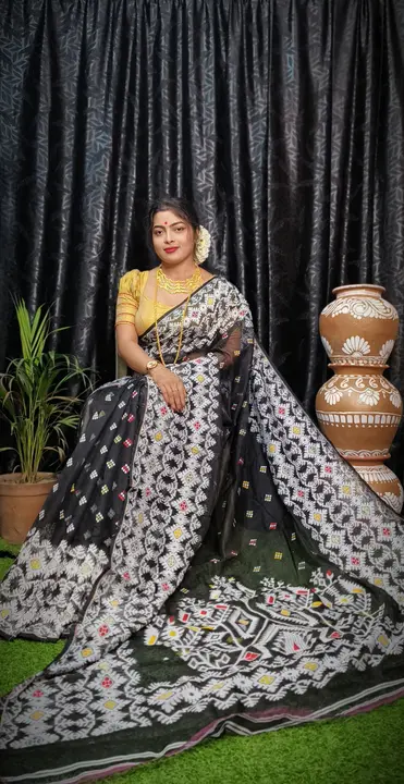 Post image Handloom soft Jamdani saree 
Fabric cotton silk 
Without blouse pieces 
Very soft materials 
Very good quality 
Saree longest 5.5 m