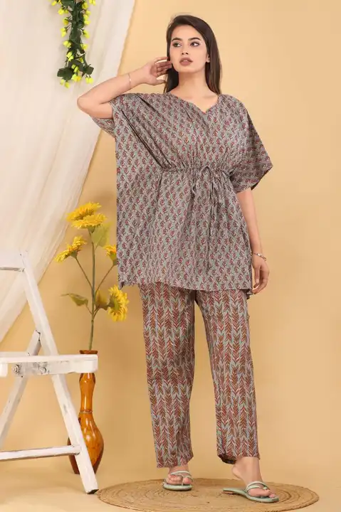 Beautiful Paplon Top Set
💯% Cotton 60-60
Best Quality Febric
Both Side Pockets in Pyjama
Nice Stitc uploaded by Saiba hand block on 2/25/2024