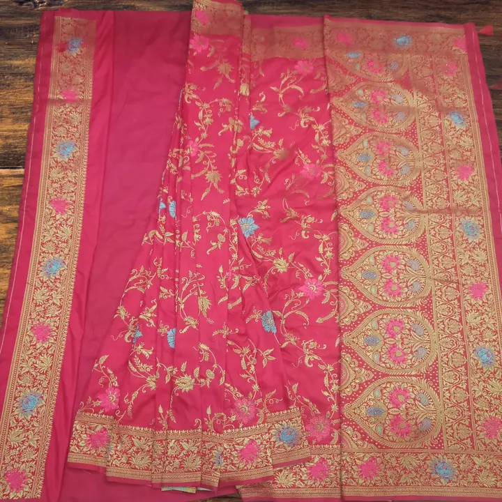Women's Traditional Banarasi Jaal Pattern Floral Meenakari Silk Saree Zari Woven  uploaded by Silk creations on 2/28/2024
