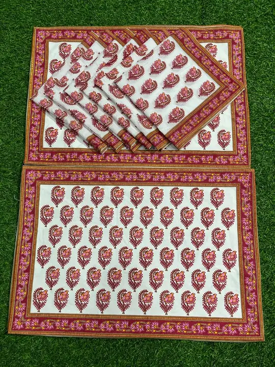 Mat sat
6 pcs mat
Size  13"×19"
6 pcs napkin
Size  16"×16"
Cotton canvas fabric 
Weight 0.700 kg
Pri uploaded by Radhika handicraft on 3/1/2024