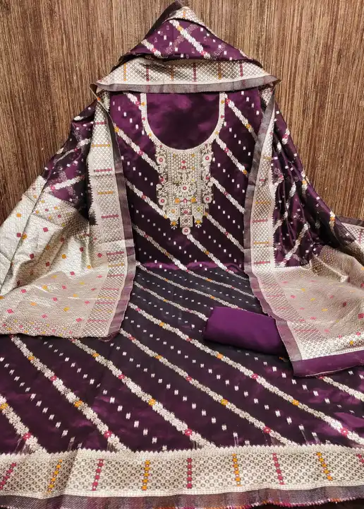 BANARASI JEQUARD uploaded by Kesari Nandan Fashion saree and dress material on 3/11/2024