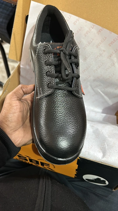 Men leather safety shoe uploaded by Pankaj enterprises on 3/15/2024