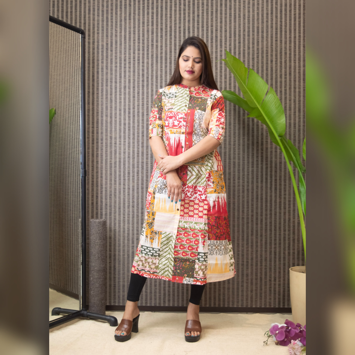 Post image Westside pattern,Princess cut aline kurta........ 
Both side pocket, wooden button on chest and sleeves, side slit,...... 
In very fine quality cotton 60*60 fabric........ 
Size available 38 to 44........ 
Shipping free........ 
For regular update join our whatsApp group link below........ https://chat.whatsapp.com/CN5dNkqTdziFh1dyLON9hC