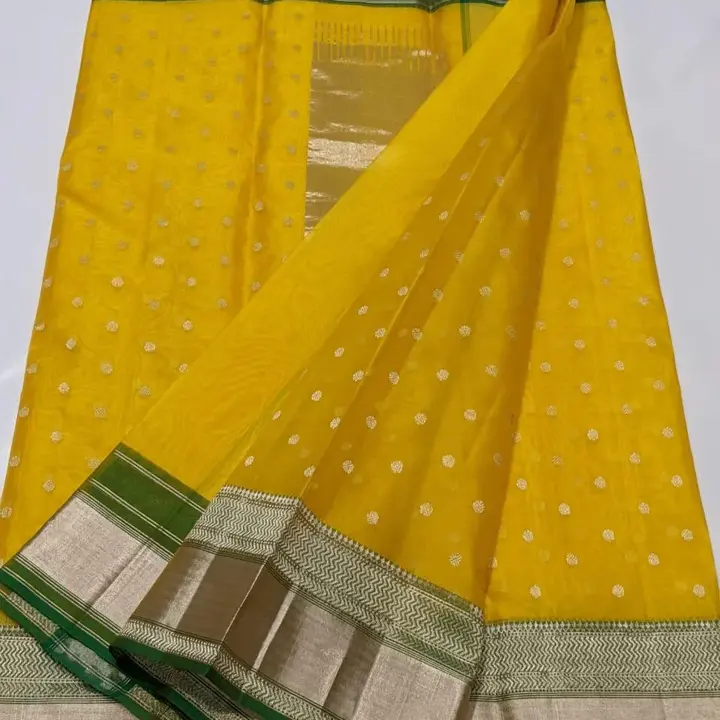 Post image Pure handwoven golden jari ghana buti with golden jari dual banebaar boder 
&amp; golden jari taraz tissue pallu

 material - 2ply Katan silk 

Length 6.5 with running blouse 
Order now 🛍️🛒91 9584959309