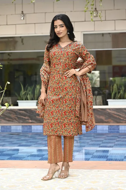 Cotton printed kurti  uploaded by PANIHARI COLLECTION CENTRE on 3/21/2024