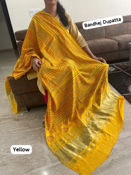 Post image *Banno Dupatta vol 3.0*
     -Bandhej Dupatta-

_Premium Quality silk dupatta with bandhni print_

*Fabric:* Silk dupatta with bandhni print (2.40 mtr)

*Price:* 450+$*

Rm34 with shipping for 1 piece