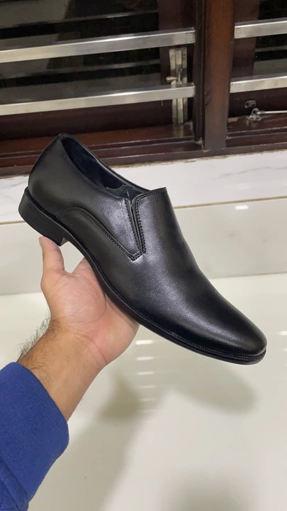 Pure leather shoes uploaded by business on 4/5/2024