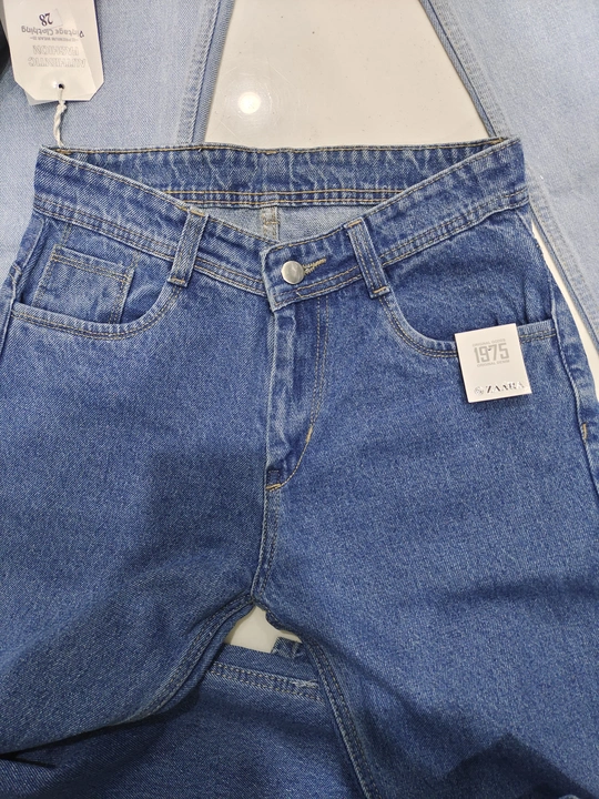 Mom fit baggy jeans size 28 to 36 or 28 to 32 uploaded by Marcos_clothing on 4/7/2024