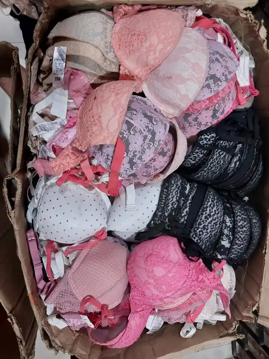 Post image *Premium bra collection*
For booking*9649458583*

*Brands available* 
brand H&amp;m M&amp;s hunkmoller next primark 

Total quantity 4500 pcs

Minimum order 1000 pcs

*Rate 75 rupees*

Location mumbai

Hurry up and grab the deal

🥳🥳🥳🥳🥳🥳🥳 A