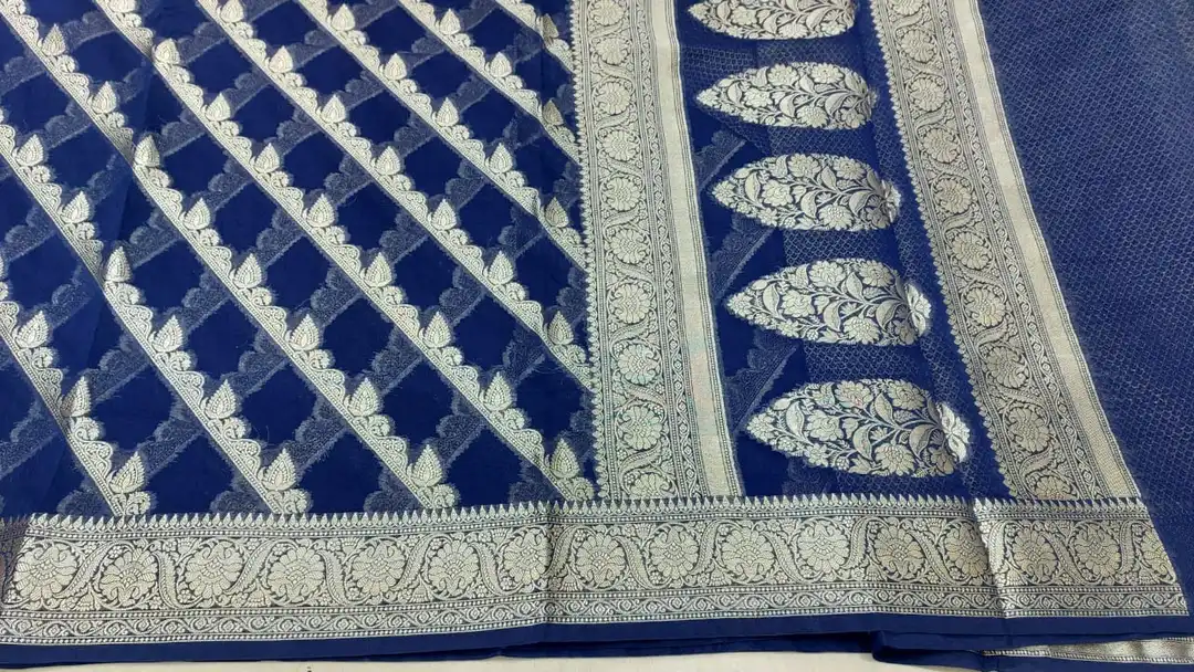 Post image Soft Pure Georgette Banarasi Saree
single pcs available
Banarsi sarees manufacturer
.
.
Price :2600