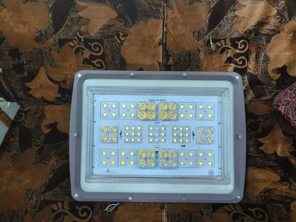 Post image I want 1-10 pieces of Stadium light  at a total order value of 100000. Please send me price if you have this available.