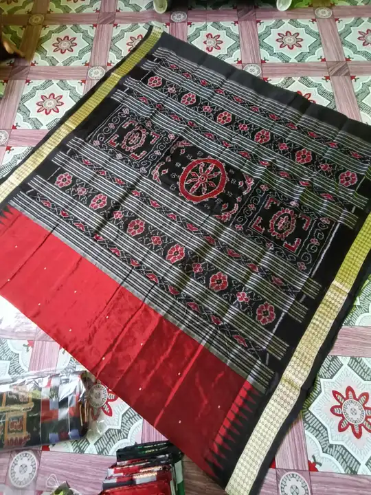 Best quality pata saree  uploaded by Mahavir saree shop on 4/23/2024