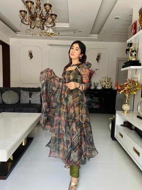 Flower print gown with dupaatta  uploaded by MAHADEV FASHION on 4/26/2024
