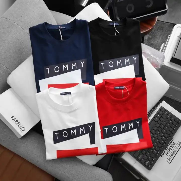 Post image *Brand -220GSM HEAVY FABRIC TOMMY HILFIGER T-SHIRT*

🧢Style - Mens halfsleeve heavy printed T-shirt with derby rib
🍁Fabric- *100% Cotton heavy Jersey bio washed* 
🍀Gsm - *220 GSM HEAVY FABRIC*
🌻Color - 04
🎯Size - M L XL XXL
🏀Ratio - 2 2 2
💲Price - 230/-
🔹Moq - 36pcs (32+4)

*All goods are in Single pcs packed*
 *Brand  scannable wash care label attached with price tag 2500Rs/-*