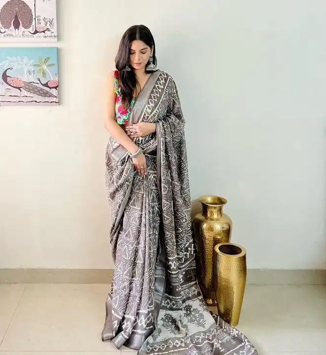 Post image *Fabric* - *Original Linen With *Silver Jari Patta*

*Work* - *Digital Printed*

*Extra latkans*

*Saree length* - *6.40 Cut* 

*With Digital blouse*

*Rate - on request /- Free Shipping*

*Best Summer COLLECTIONS*


      🦁 *BE ORIGINAL*🦁