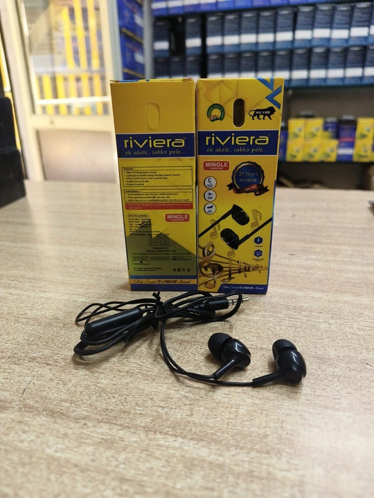 Box pecking earphone available  uploaded by business on 5/6/2024