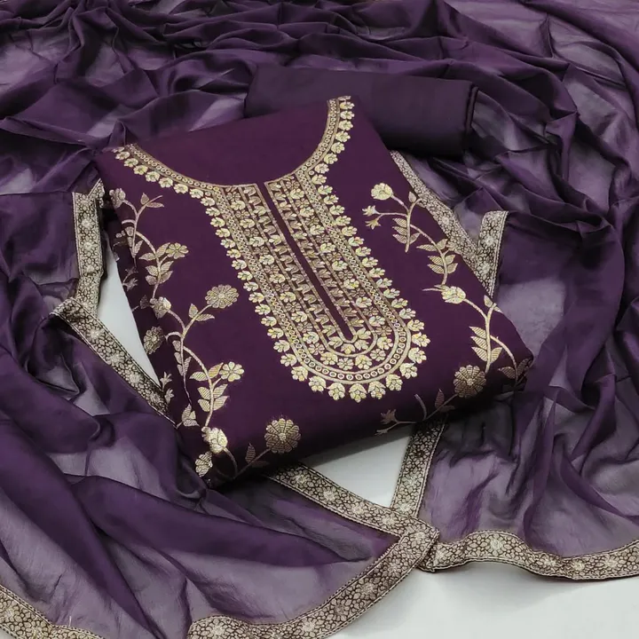 ORIGINAL BANARSI ZEQUARD (2 MTR )🥼 uploaded by Kesari Nandan Fashion saree and dress material on 5/11/2024