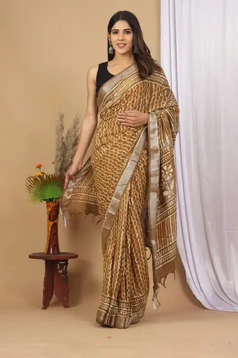 Cotton Linen saree with blouse  uploaded by Indiana Creations  on 5/15/2024