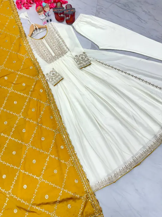 Gown with dupaatta  uploaded by MAHADEV FASHION on 5/15/2024