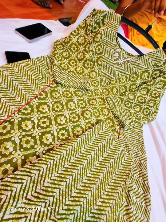 V-neck kurti pant set uploaded by Fashion Exclusive Agarpara on 5/16/2024