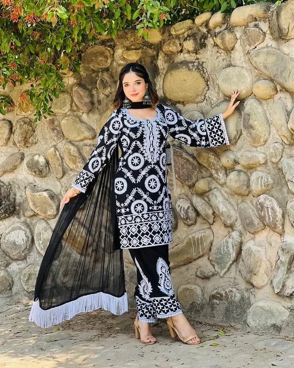 Top pent dupatta  uploaded by business on 5/19/2024