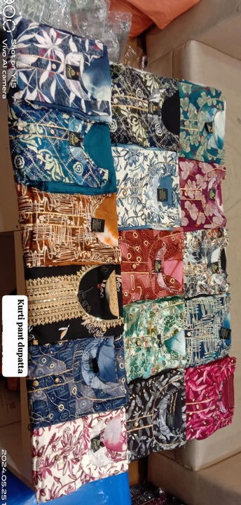 Product uploaded by Mukesh Saree Centre on 5/25/2024