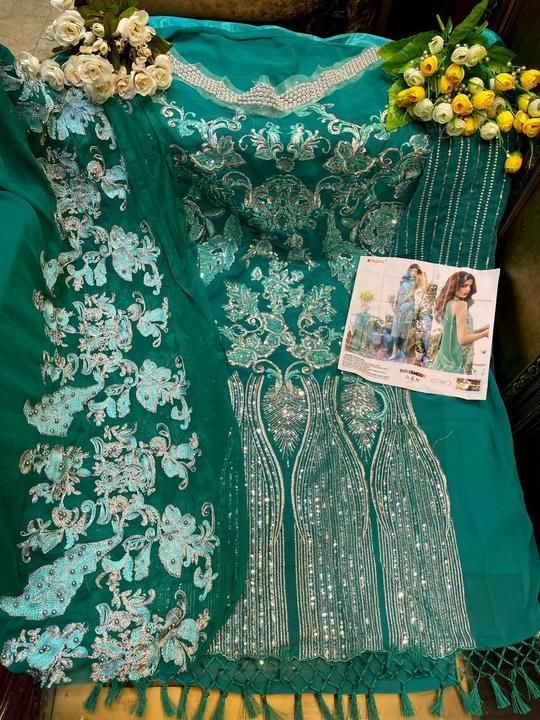 Pakistani desighner suit uploaded by Fashion plaza on 3/27/2021
