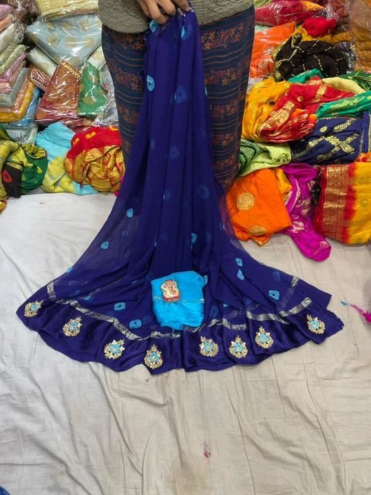 Post image 💖💖💖New launching💖💖💖

👉Jeorget fabric saree with gulti bandhej bangali boota hand work contrast same fabric  blouse
👉100% fine Fabric 
👉 bangali hand work  🥰  🥰🥰🥰🥰
👉all beautiful colours avl 🥰🥰 
👉work and fabric fully guarantee
👉 ready to ship
👉 Price 1250+$
👉Full Stock

🙏🏻🙏🏻jai shree shyam🙏🏻🙏🏻