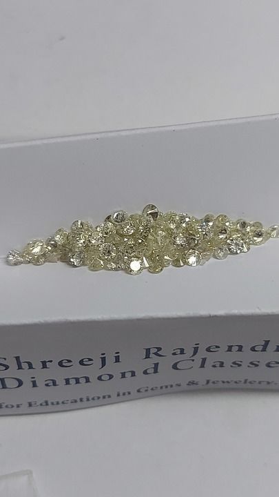 Natural diamonds uploaded by Zahra jewellery  on 3/28/2021