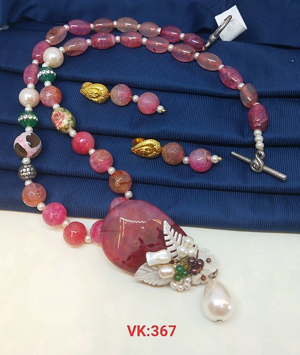 Post image I deal in fashion jewellery. I am wholesaler from Surat Gujarat.I have my own code *VK* if u interested in reselling please join my groupfor  regular updates.
https://chat.whatsapp.com/ItLCPJQm8CeJYz05OCOWAS