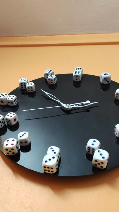 Dice Clock uploaded by AntiqueToTo creation on 3/31/2021