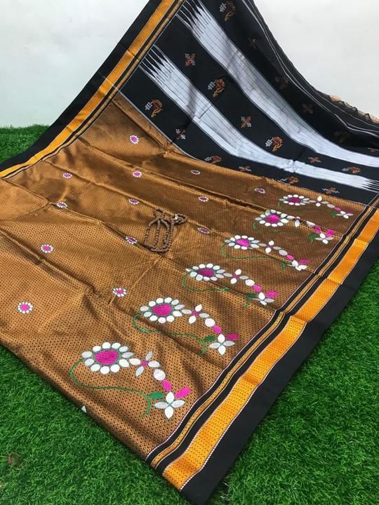 Post image 💥💥Holi dhamaka💥
💥💥💥💥💥💥💥💥
Name = nath khan  paithani 
Material = katan silk 
Butta = no butta
Meter = 6.2 mtr
Blouse = running
Wholesale
Rate/Rs = 1790
Book Fast
😍😍😍😍😍😍👆
*Note - we sale only quality products....*
💥💥💥💥💥💥💥💥
💥 *Plz note = Dhamaka till rangpanchami* 💥