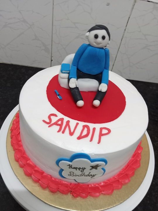 Birthday cake uploaded by Annie's Cake Make on 4/2/2021