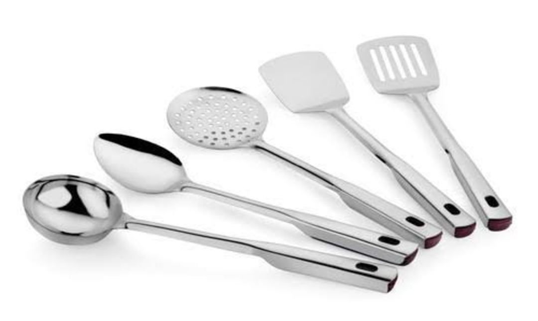 Queen Kitchen tools set of 5 pcs uploaded by Jds wholesale on 4/3/2021