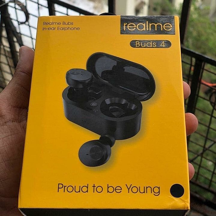 Post image *REALME BUDS 4 *🔥
*proud to be young*
•Bluetooth version:5.1 
•connection standby:more than 120 hours 
•talk time:2.5-3 hours 
•charging time:1 hours 
•distance:10 meters
•splits wireless design