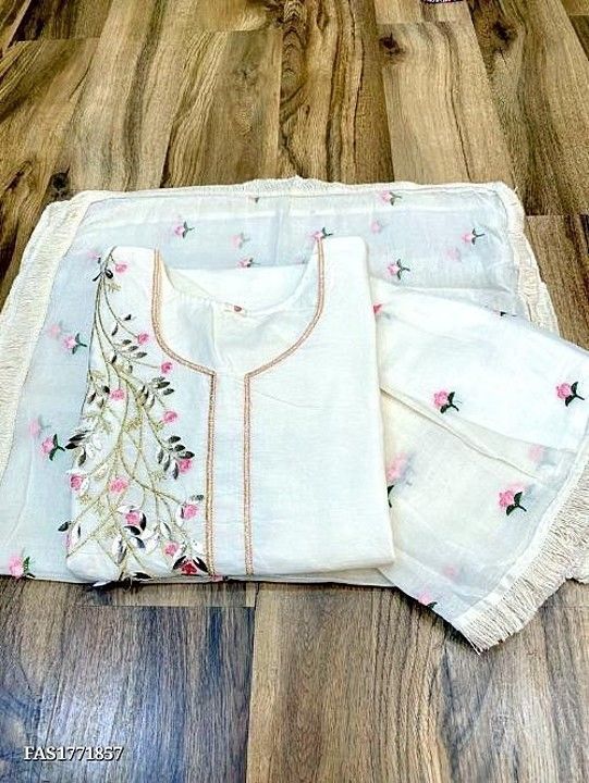 Post image *-----------------*
*White suit-* 


*NP*

Premium heavy quality cotton kurti with beautiful embroidery with lace detailing , bell sleeves. 
ð???Embroidered sharara.
ð???full embroidery duppatta with lace .

Size 40 42 44 

MRP - 2100 free ship 

Suppurb quality 

ð???ð???ð???ð???ð???ð??»


*-----------------*