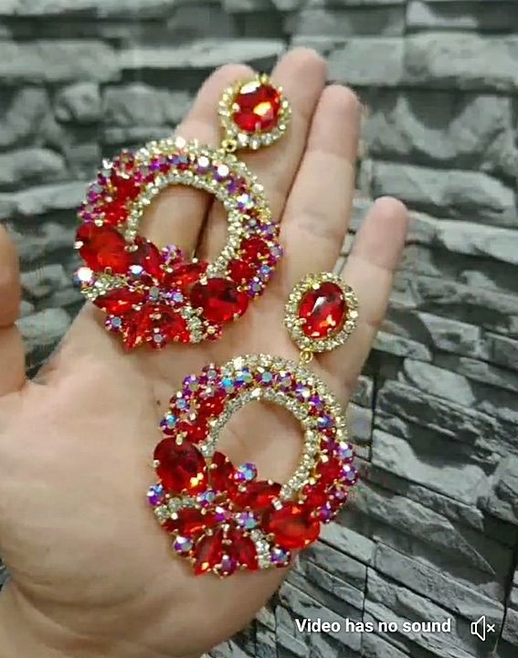 We r manufacturers of fashion jewelry. We take orders. Minimum quantity is 10 pcs. uploaded by business on 7/23/2020