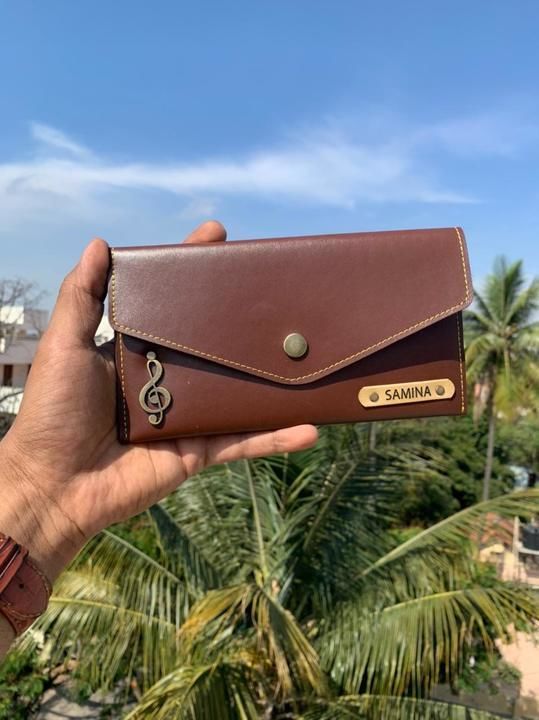 Customized Minimal Clutch ❤🙈... uploaded by Creartisan.official on 4/8/2021