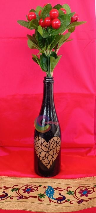 Craftlogy handmade bottle art, black and golden heart theme. uploaded by Craftlogy on 4/11/2021