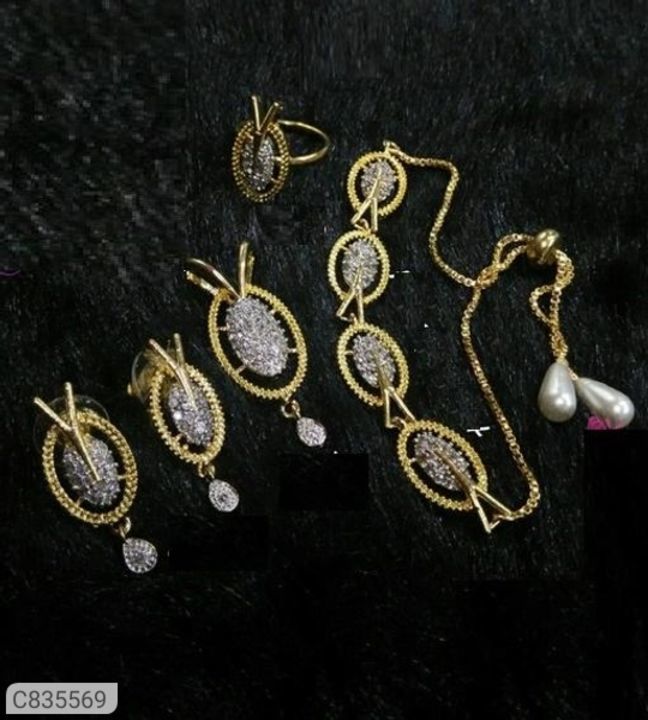 Jewellery uploaded by Gagan collection's on 4/18/2021