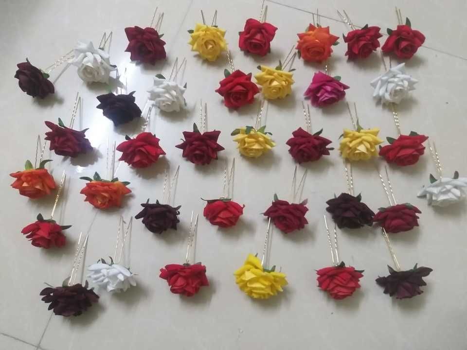 Clips roses  uploaded by business on 4/23/2021