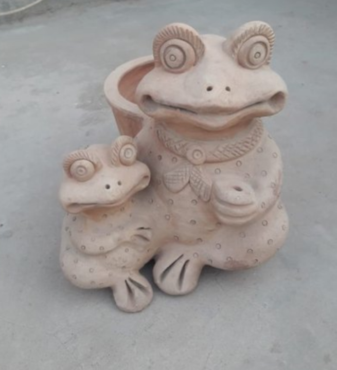 Frog planter  uploaded by business on 4/24/2021