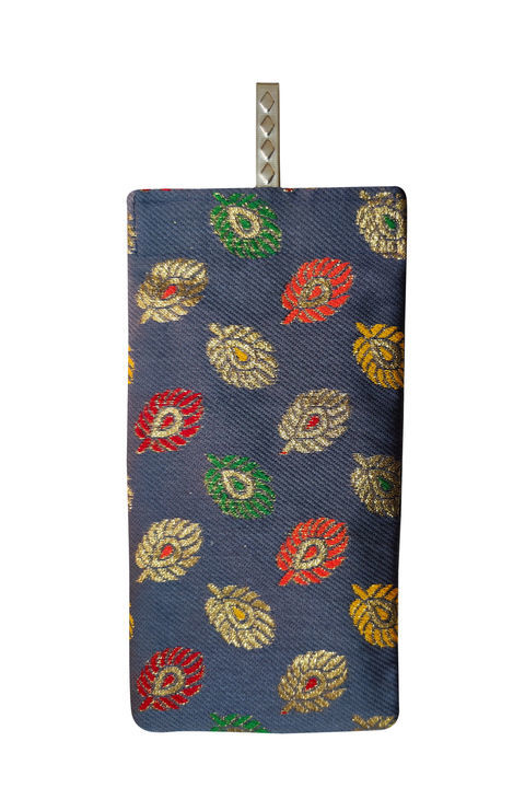 Mobile pouch for women uploaded by business on 4/25/2021